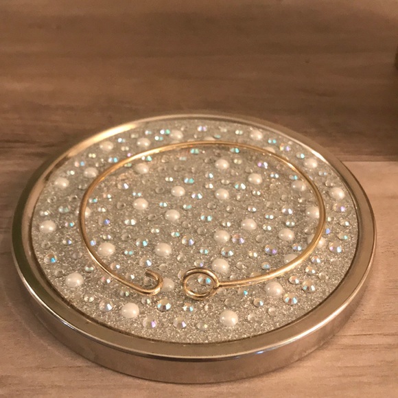 Minimal Gold “O” Ring Bracelet by H&M - Picture 3 of 3